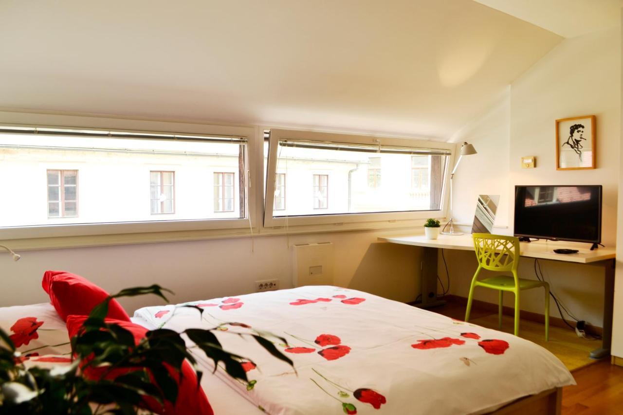 Studio in Ljubljana Center Esterno foto